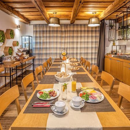 Hotel Lidovy Dum Бзенец Екстер'єр фото