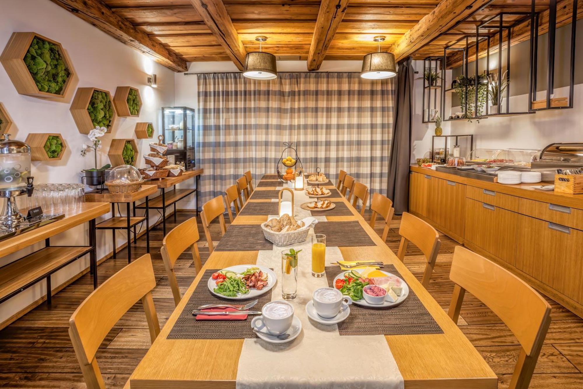Hotel Lidovy Dum Бзенец Екстер'єр фото