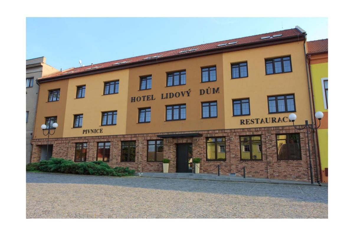 Hotel Lidovy Dum Бзенец Екстер'єр фото