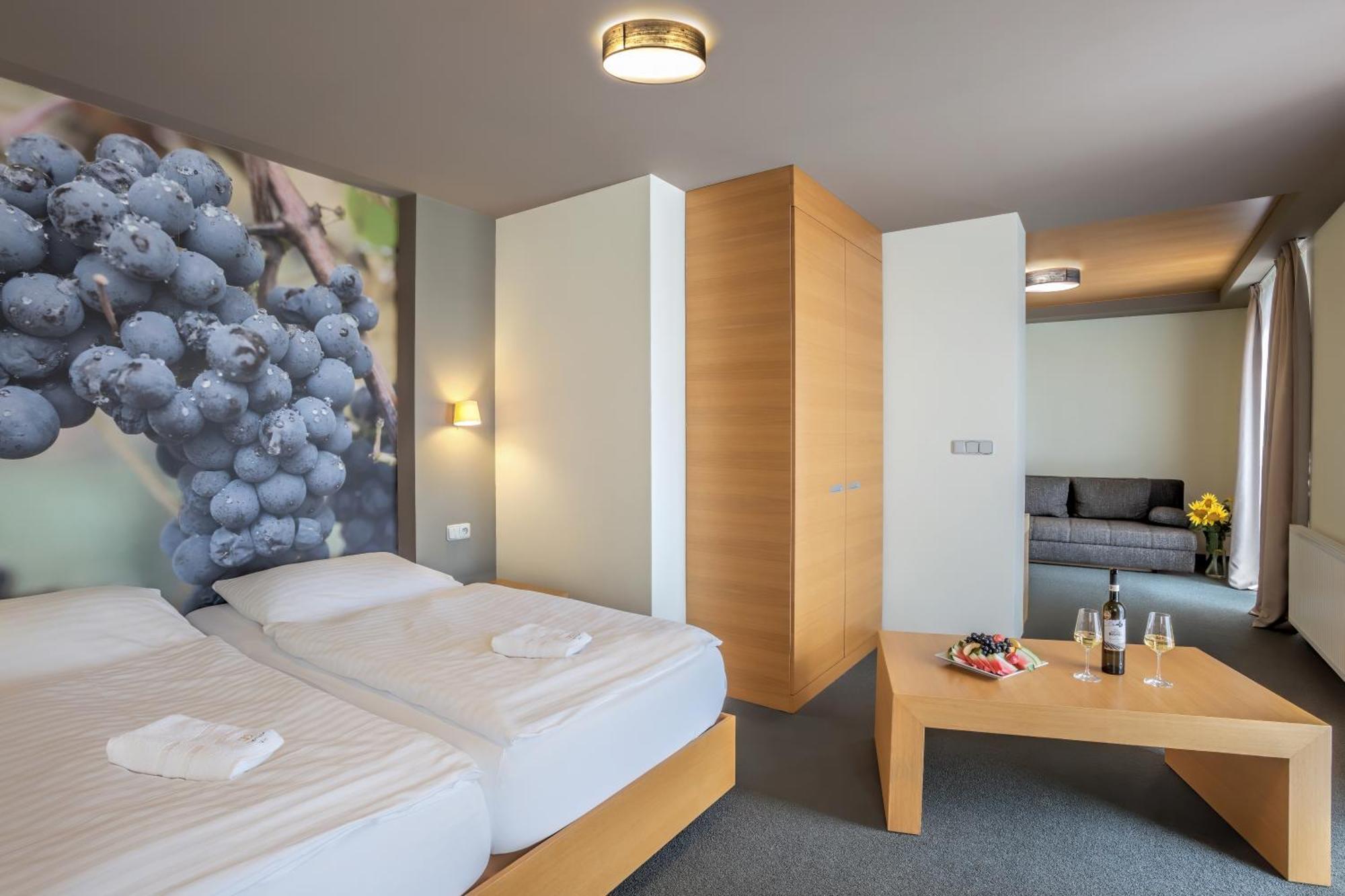 Hotel Lidovy Dum Бзенец Екстер'єр фото